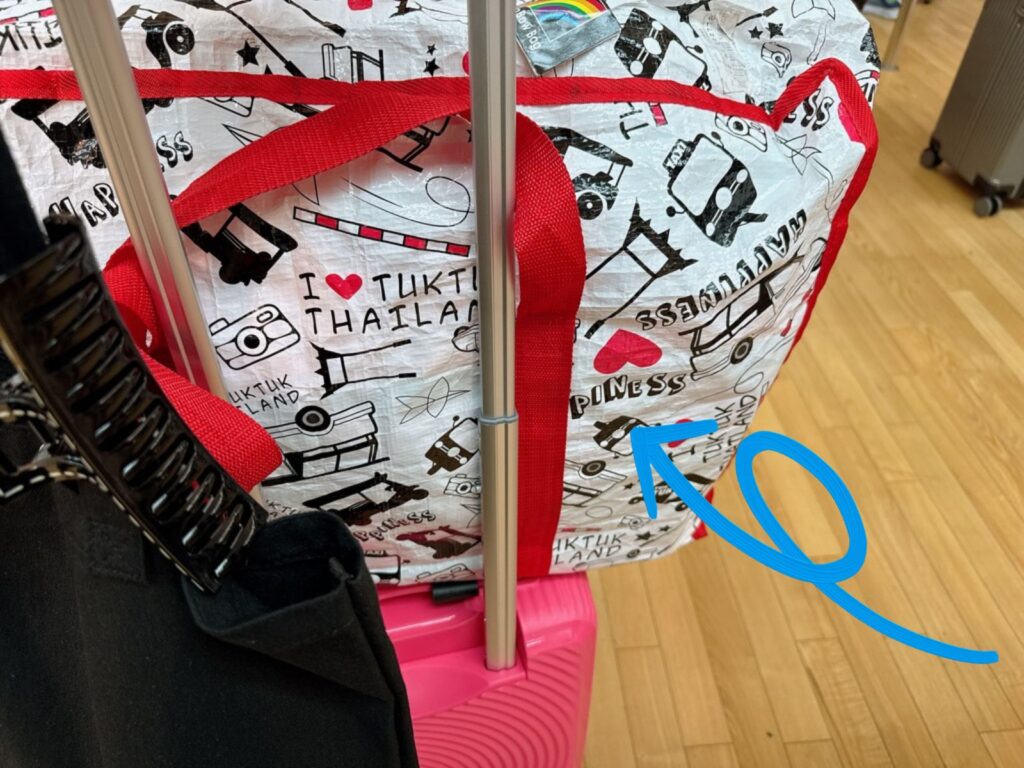 ファスナー付きのビニールバッグ